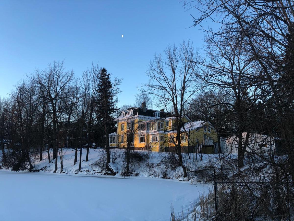 Pangea House Bed & Breakfast Гананок Екстериор снимка